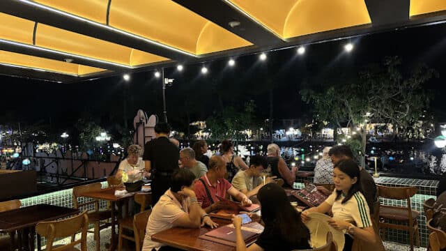 Chăm Chăm Hội An - Vietnamese Cuisine & Signature Food