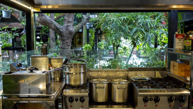 AVOCADO Resto & Café