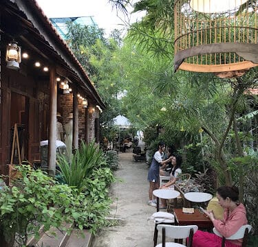 Tiệm cà phơ Nàng Ther