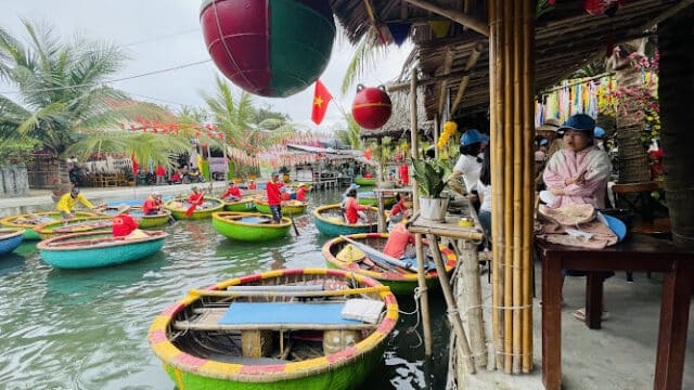 SUN COCONUT BASKET BOAT . RESTAURANT and COFFEE