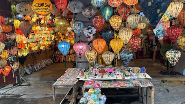 Lantern shop