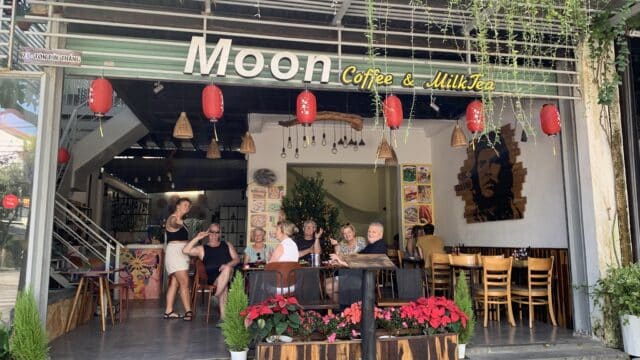 Moon Cafe & Restaurant