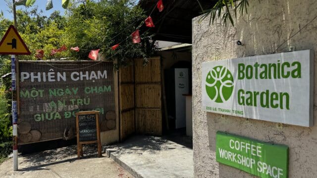 Botanica Garden outside