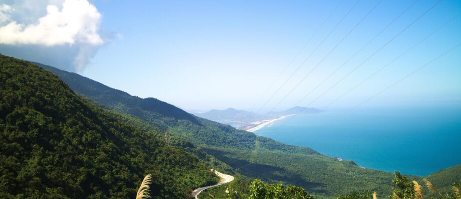 The coast seen from the Hai Van Pass