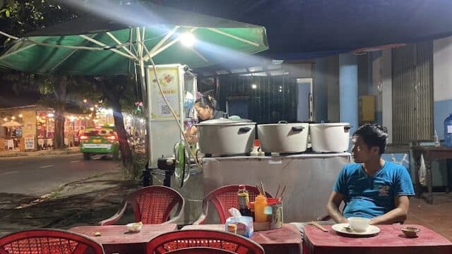 Cơm Gà Hòa Lê - Vietnamese in Cua Dai, Hoi An