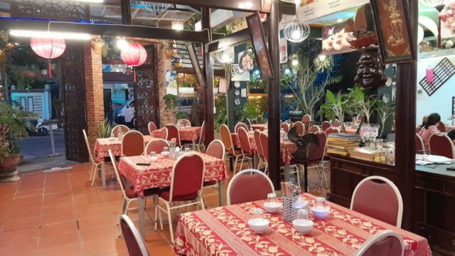 Hoai Linh - Vietnamese in Old Town, Hoi An
