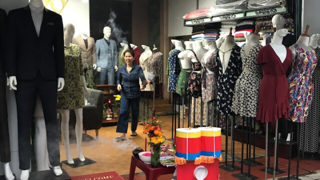 Red Sky Cloth Shop - Tailors in Cẩm Châu, Hoi An